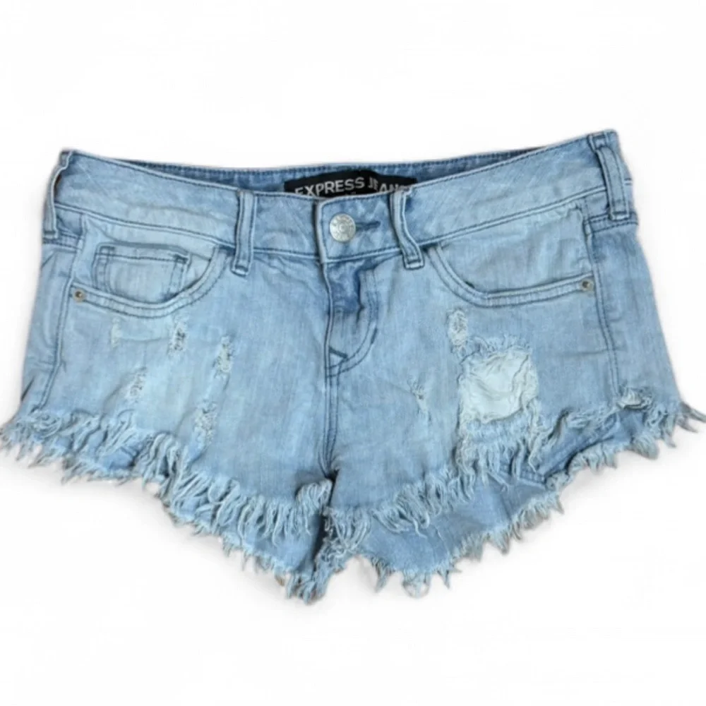 Express Jeans Women's Distressed Light Wash Denim Shorts Size 2 Frayed Hem - Picture 2 of 6
